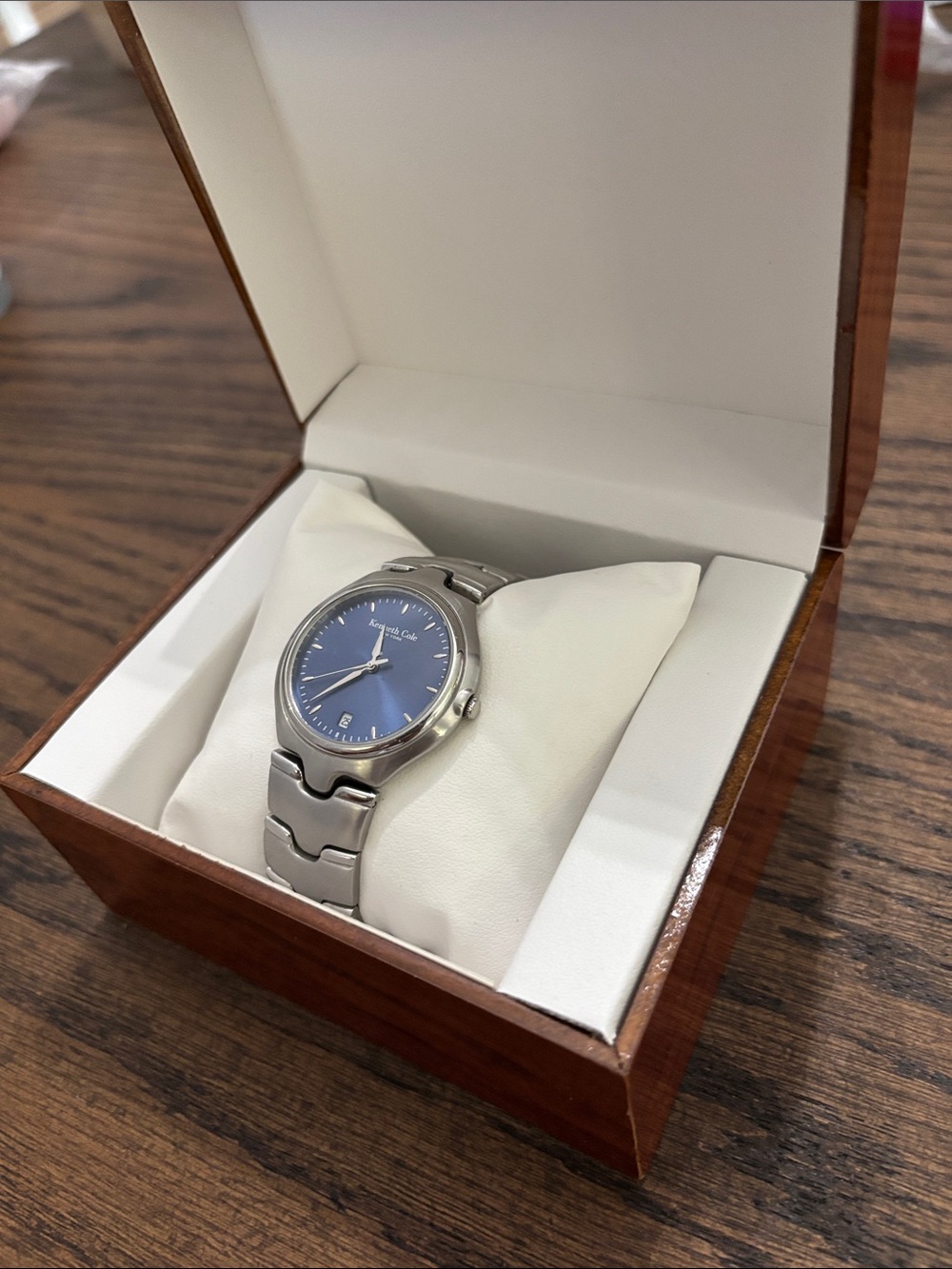 Kenneth Cole Watch - Picture 2 of 6